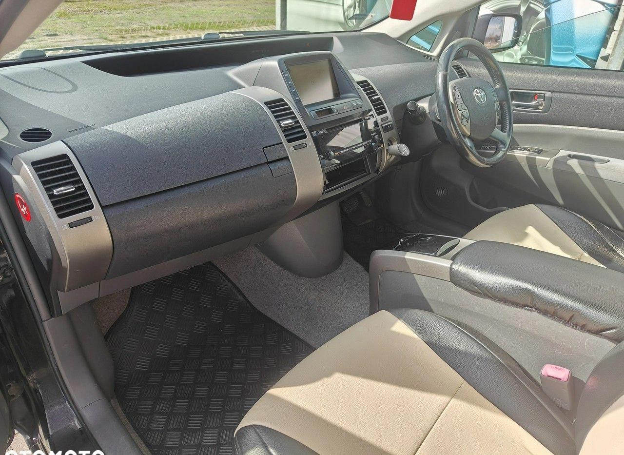 Toyota Prius cena 10900 przebieg: 348100, rok produkcji 2005 z Karczew małe 172